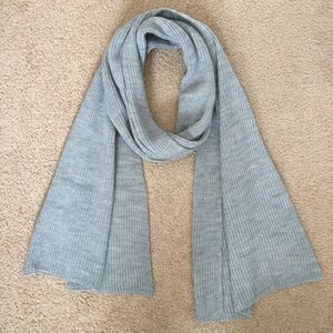 F21 Ribbed Gray Scarf
